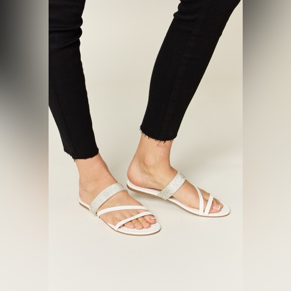 WILD DIVA Rhinestone Strappy Flat Sandals - Picture 6 of 6